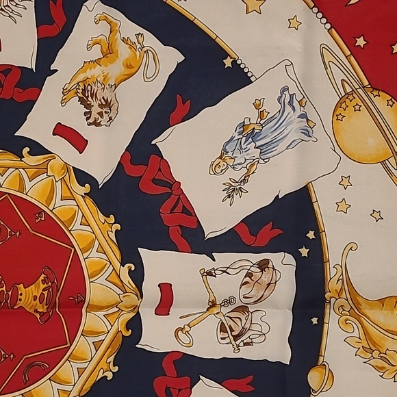 New in Package Horoscope Unbranded Silk Look Scarf - Picture 8 of 12